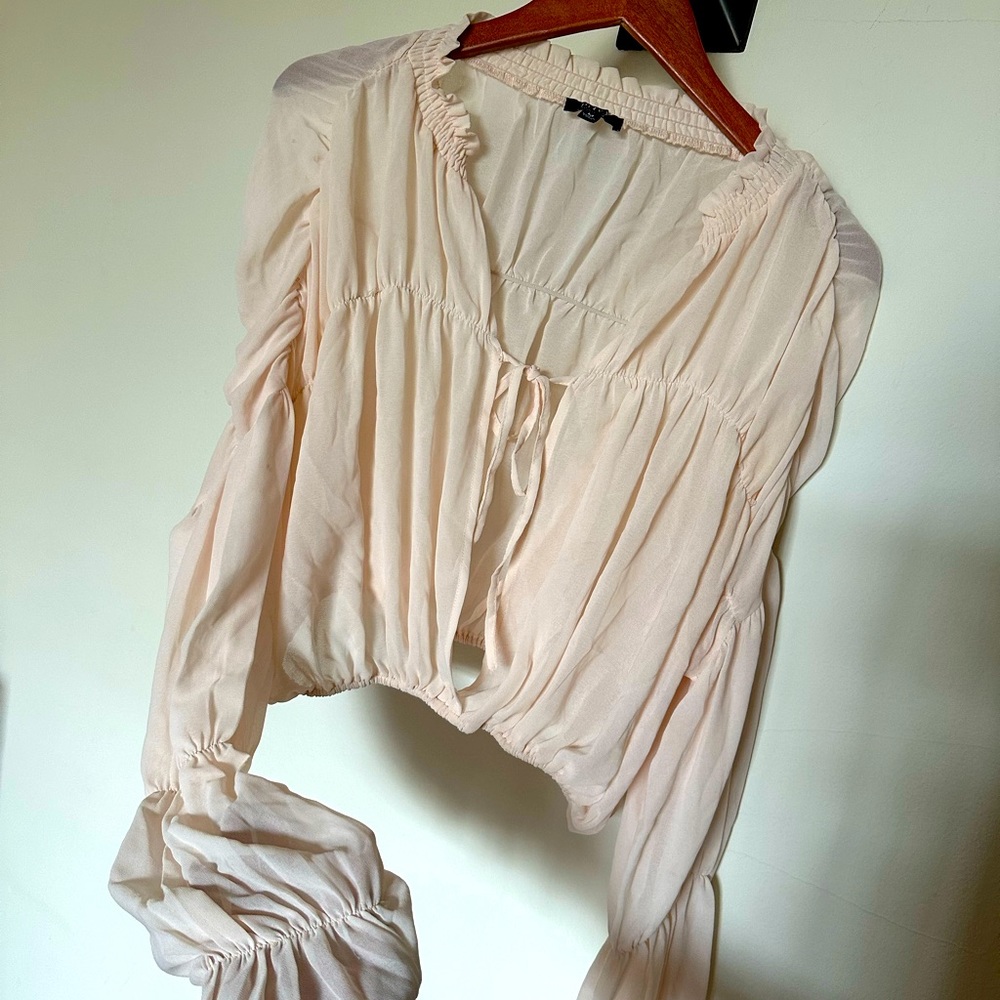 Feminine light pink top